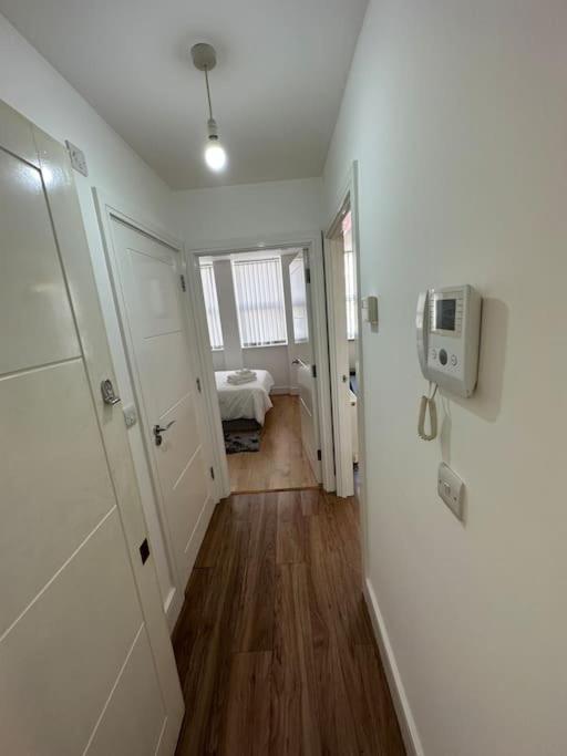 A One Bed Flat In * Romford